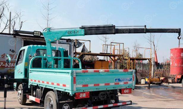 Isuzu Elf - Автоманипулятор: фото 1 Isuzu Elf - Автоманипулятор: фото 1