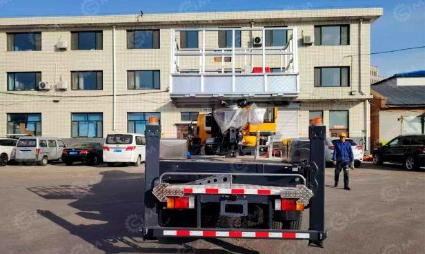 Новый Грузовик с подъемником Isuzu Elf: фото 7