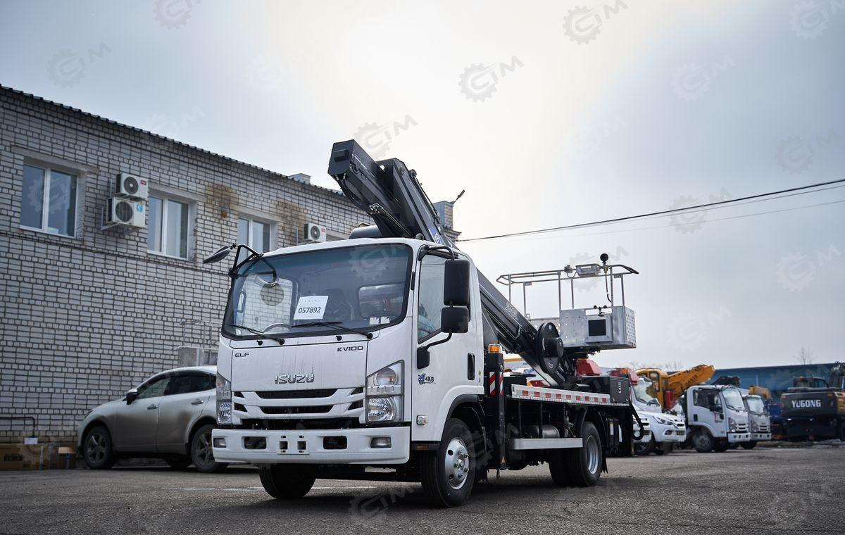 Isuzu Elf - Грузовик с подъемником: фото 5 Isuzu Elf - Грузовик с подъемником: фото 5