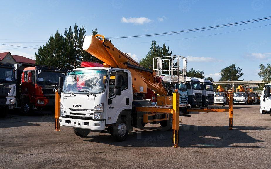 Isuzu Elf - Грузовик с подъемником: фото 4 Isuzu Elf - Грузовик с подъемником: фото 4