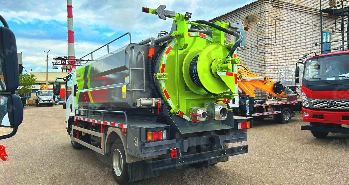 Isuzu Elf - Ассенизатор, илосос: фото 4 Isuzu Elf - Ассенизатор, илосос: фото 4