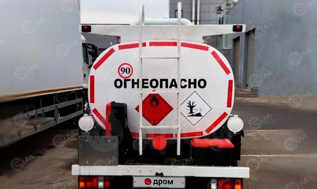 Isuzu Elf - Грузовик с цистерной: фото 4 Isuzu Elf - Грузовик с цистерной: фото 4