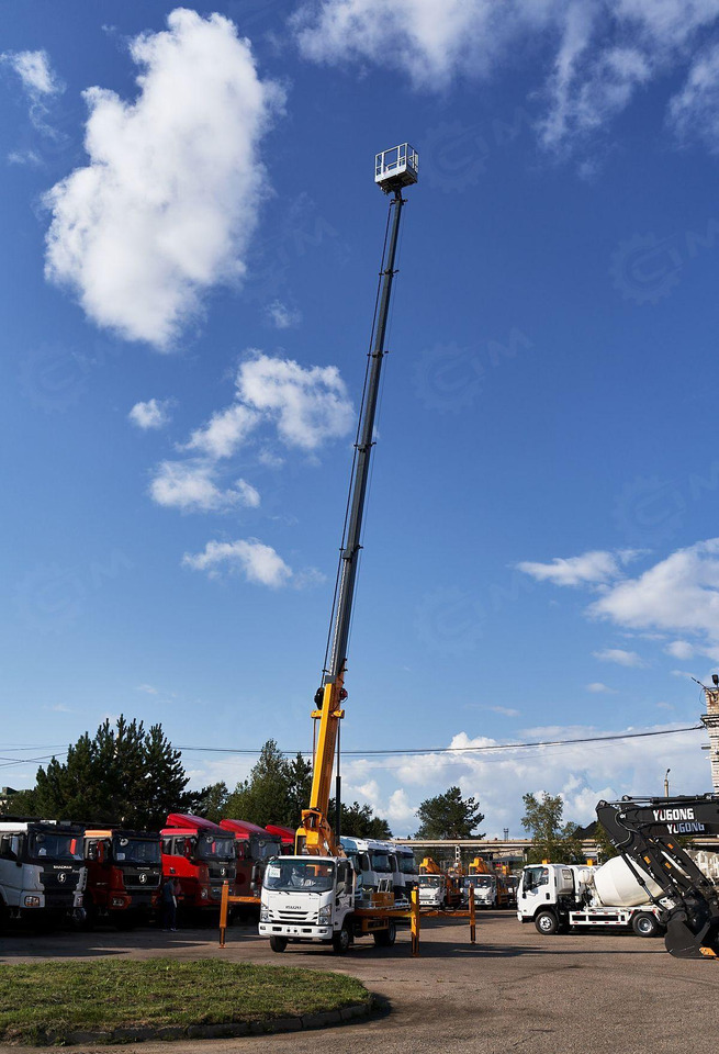 Новый Грузовик с подъемником Isuzu Elf: фото 16