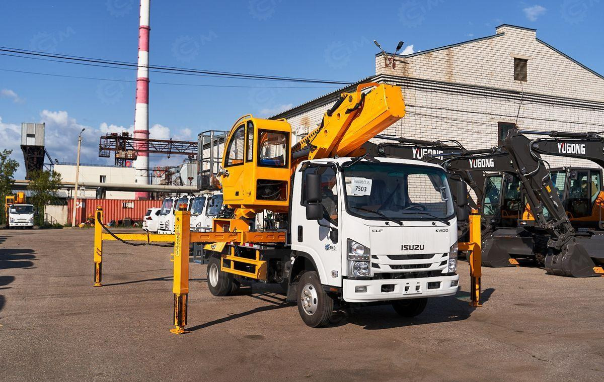 Isuzu Elf - Грузовик с подъемником: фото 3 Isuzu Elf - Грузовик с подъемником: фото 3