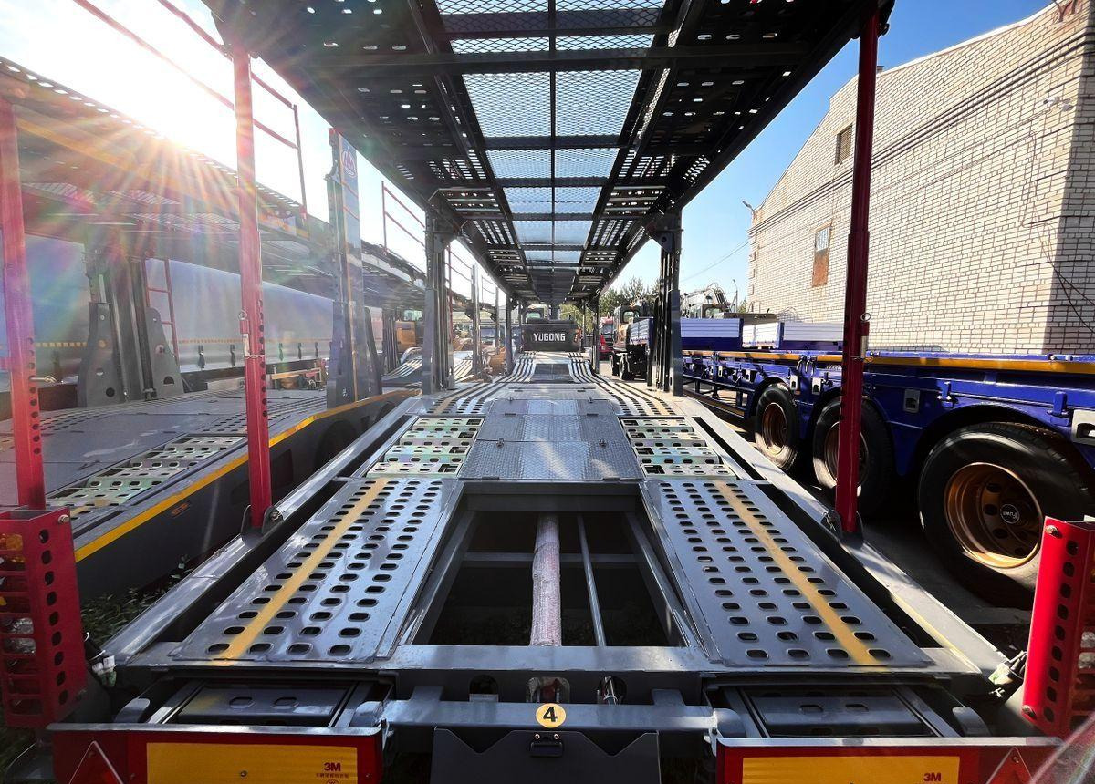 Luxuda Luxuda - Полуприцеп-автовоз: фото 2 Luxuda Luxuda - Полуприцеп-автовоз: фото 2