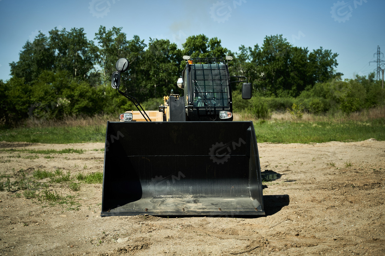 Новый Телескопический погрузчик YUGONG TR735 4WD: фото 24