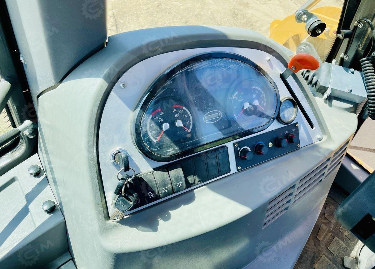 Новый Экскаватор-погрузчик Yugong 45-25: фото 35