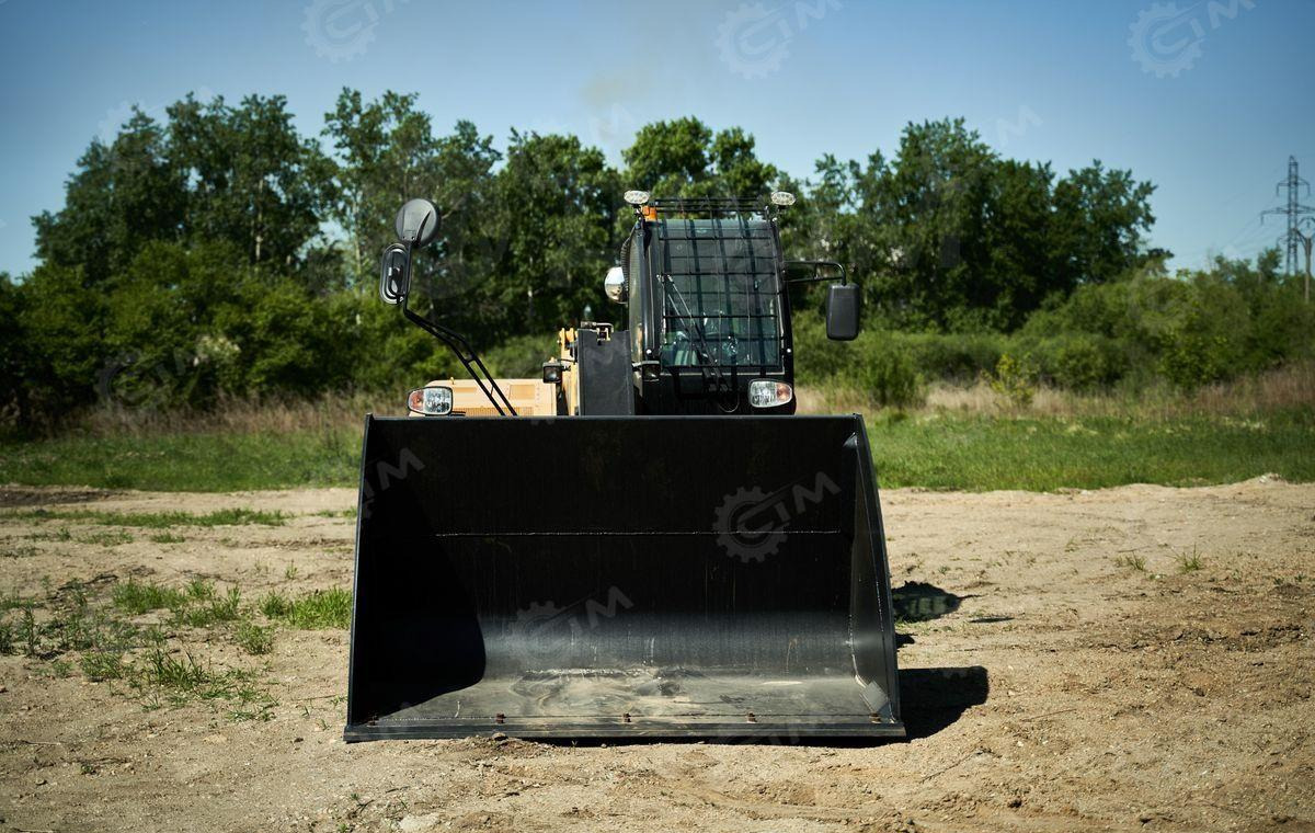 Yugong TR735 - Телескопический погрузчик: фото 4 Yugong TR735 - Телескопический погрузчик: фото 4