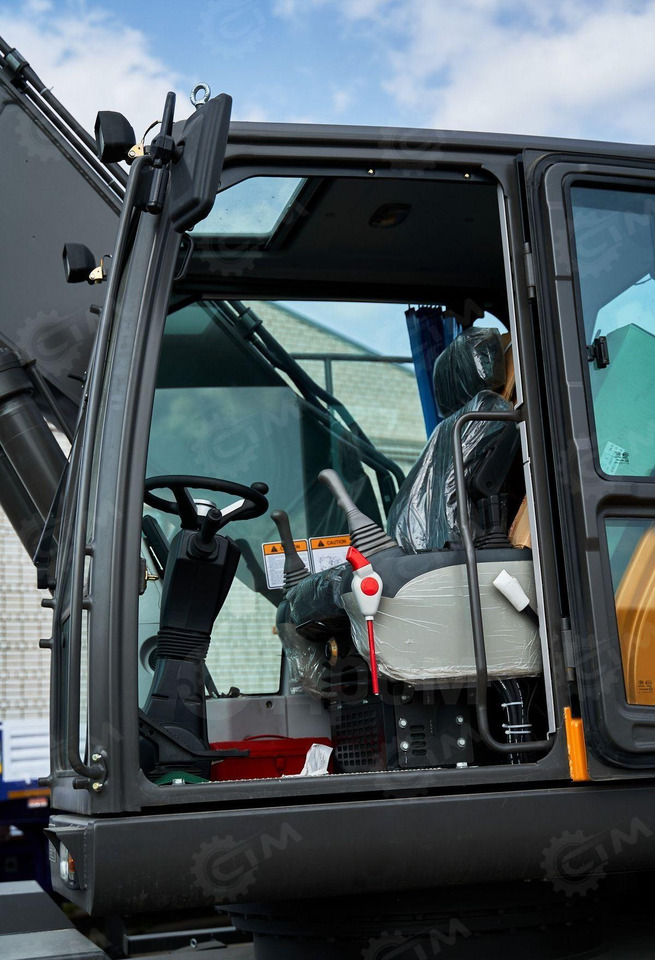 Новый Колёсный экскаватор Yugong YG215: фото 26