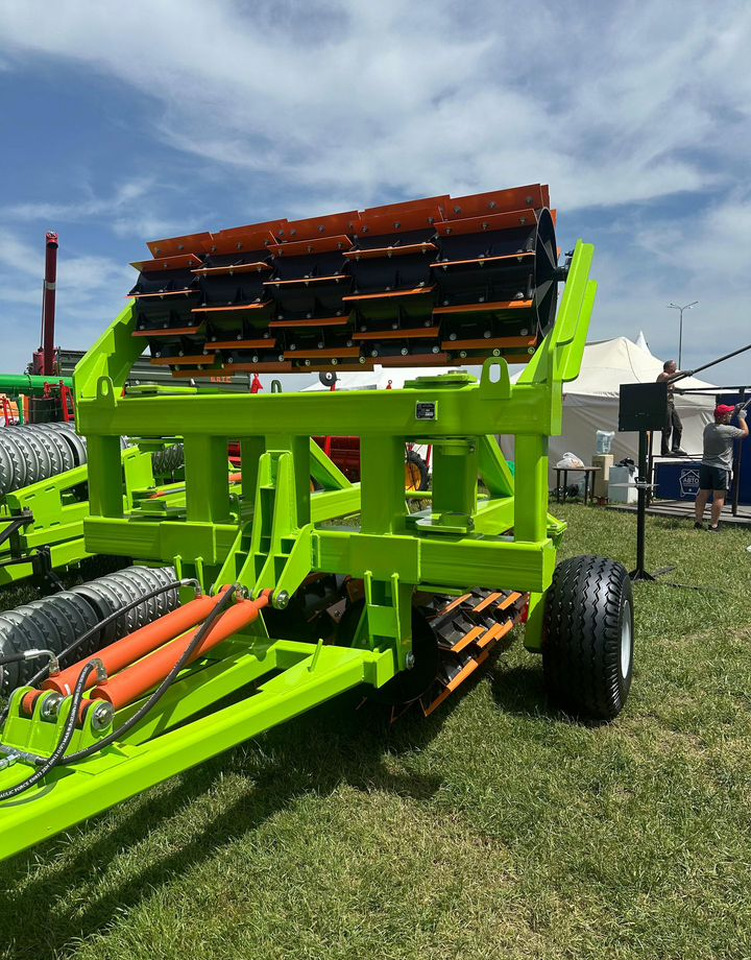 Завод Автотехнологий КИПО-6-02 - Полевой каток: фото 4 Завод Автотехнологий КИПО-6-02 - Полевой каток: фото 4
