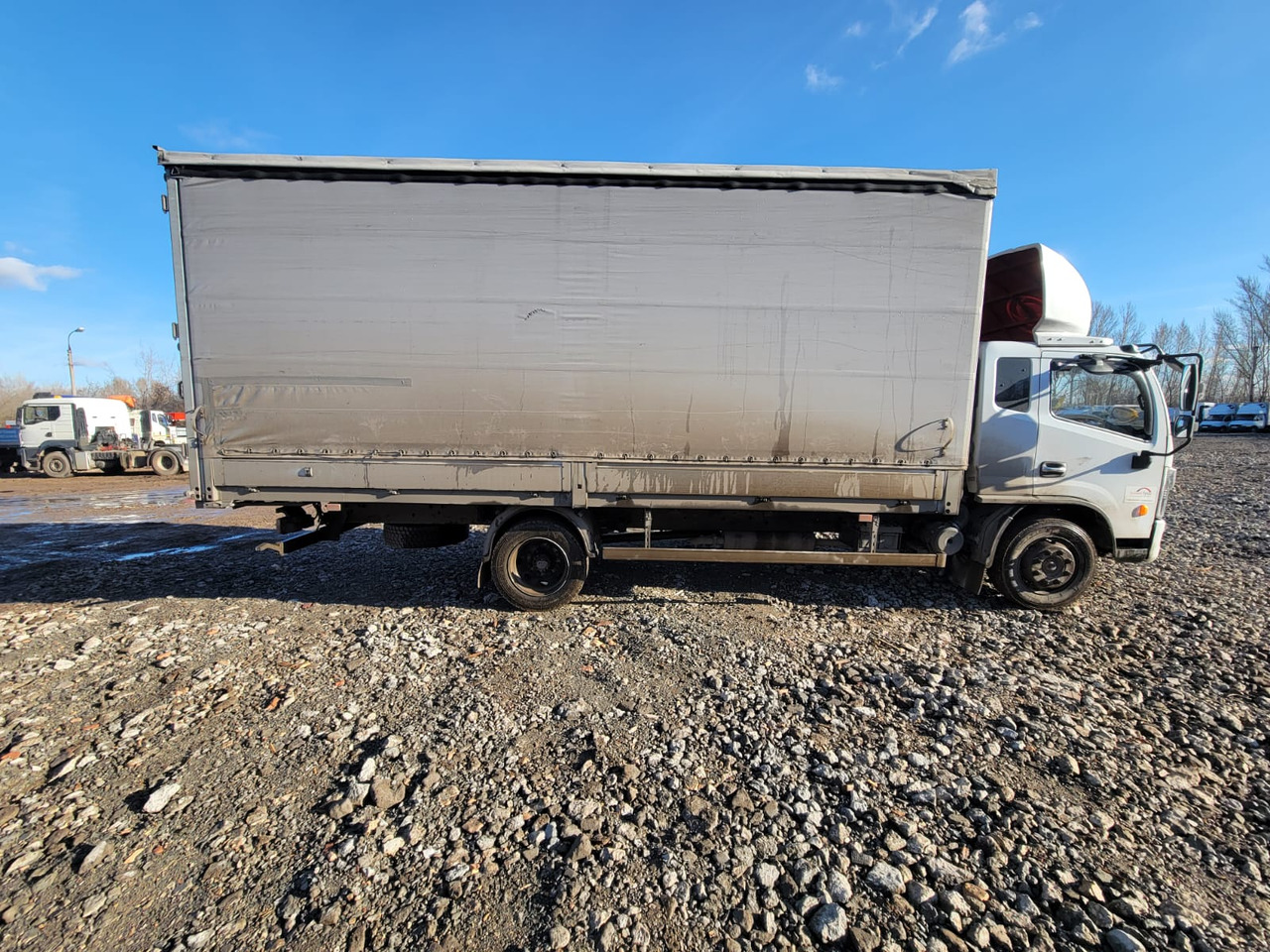 DongFeng 4749DB - Тентованный грузовик: фото 2 DongFeng 4749DB - Тентованный грузовик: фото 2