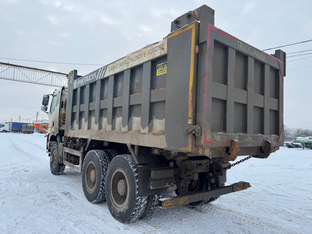 Самосвал FAW CA3250P66K24L1TE5: фото 7 Самосвал FAW CA3250P66K24L1TE5: фото 7