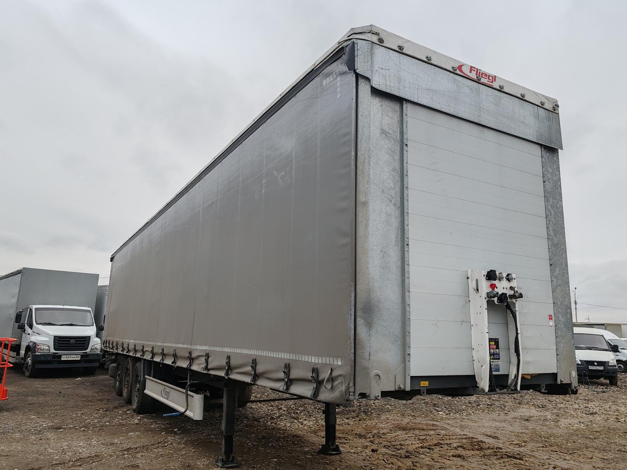 Fliegl SDS 350 - Тентованный полуприцеп: фото 3 Fliegl SDS 350 - Тентованный полуприцеп: фото 3