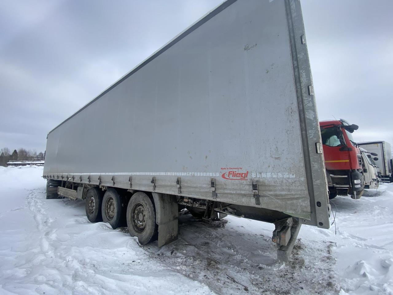 Fliegl SDS 350 - Тентованный полуприцеп: фото 2 Fliegl SDS 350 - Тентованный полуприцеп: фото 2