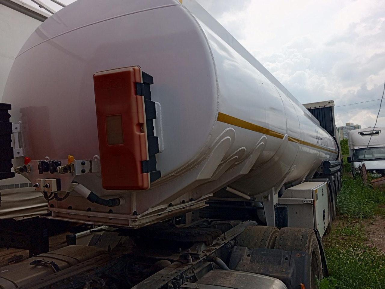 FoxTank 877721 - Полуприцеп-цистерна: фото 2 FoxTank 877721 - Полуприцеп-цистерна: фото 2