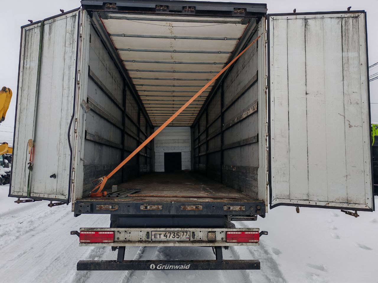 Тентованный полуприцеп Grunwald 9453-0000010-10: фото 7 Тентованный полуприцеп Grunwald 9453-0000010-10: фото 7