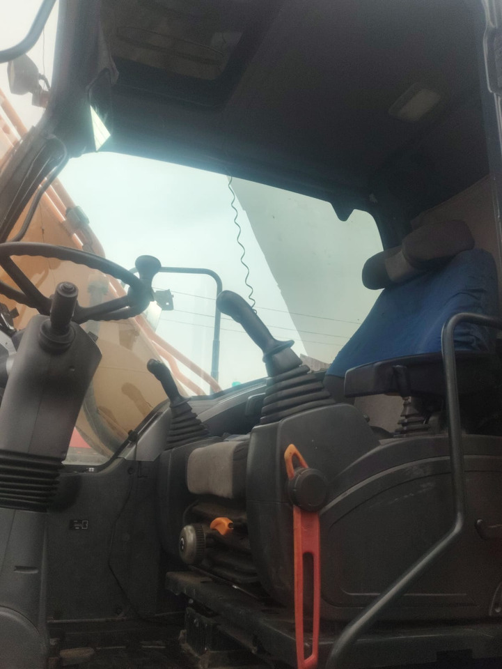 Колёсный экскаватор Hyundai R180W-9S: фото 7 Колёсный экскаватор Hyundai R180W-9S: фото 7