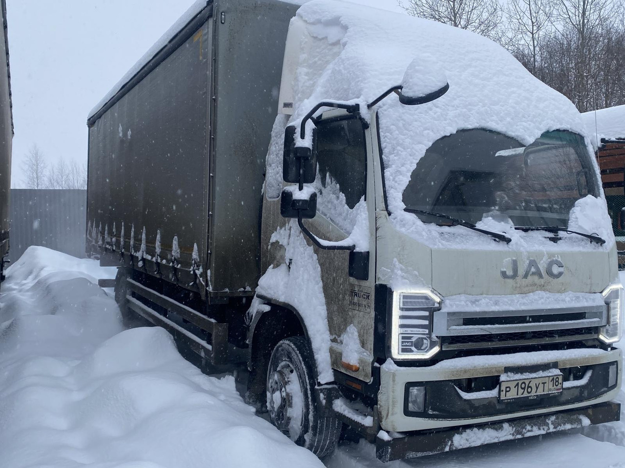 JAC 3008D4 - Тентованный грузовик: фото 2 JAC 3008D4 - Тентованный грузовик: фото 2