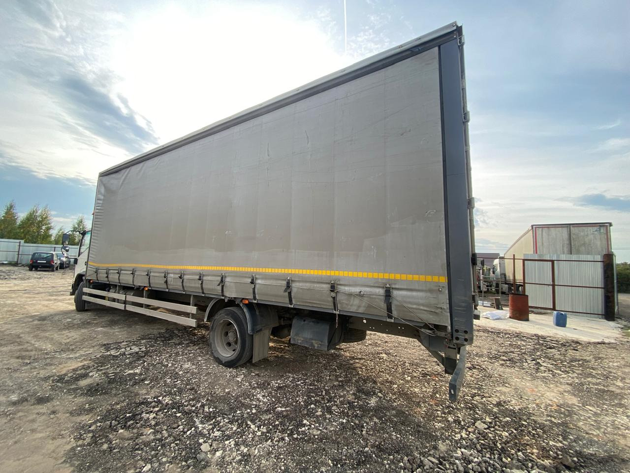 Тентованный грузовик JAC SMA516: фото 6 Тентованный грузовик JAC SMA516: фото 6
