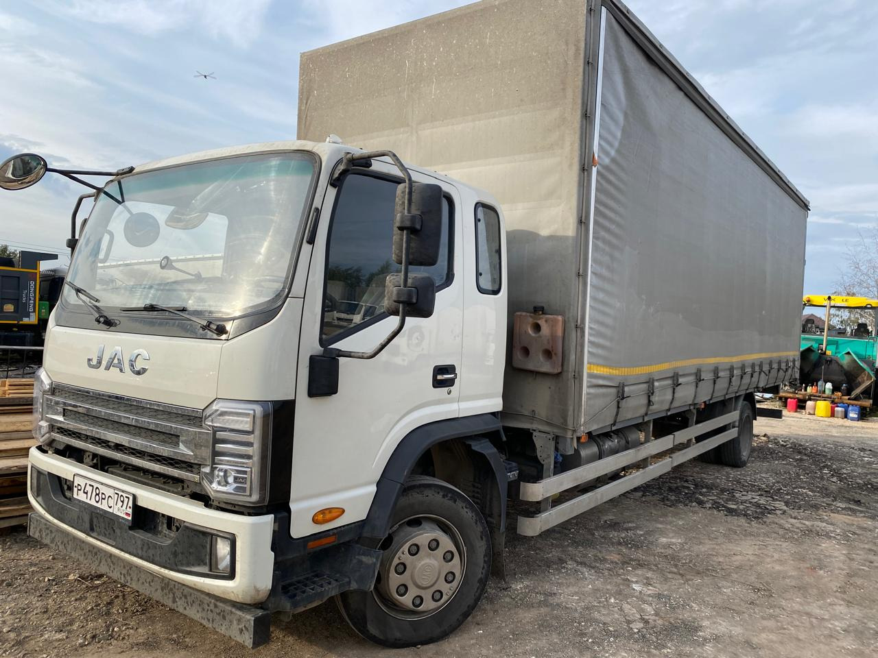 JAC SMA516 - Тентованный грузовик: фото 2 JAC SMA516 - Тентованный грузовик: фото 2