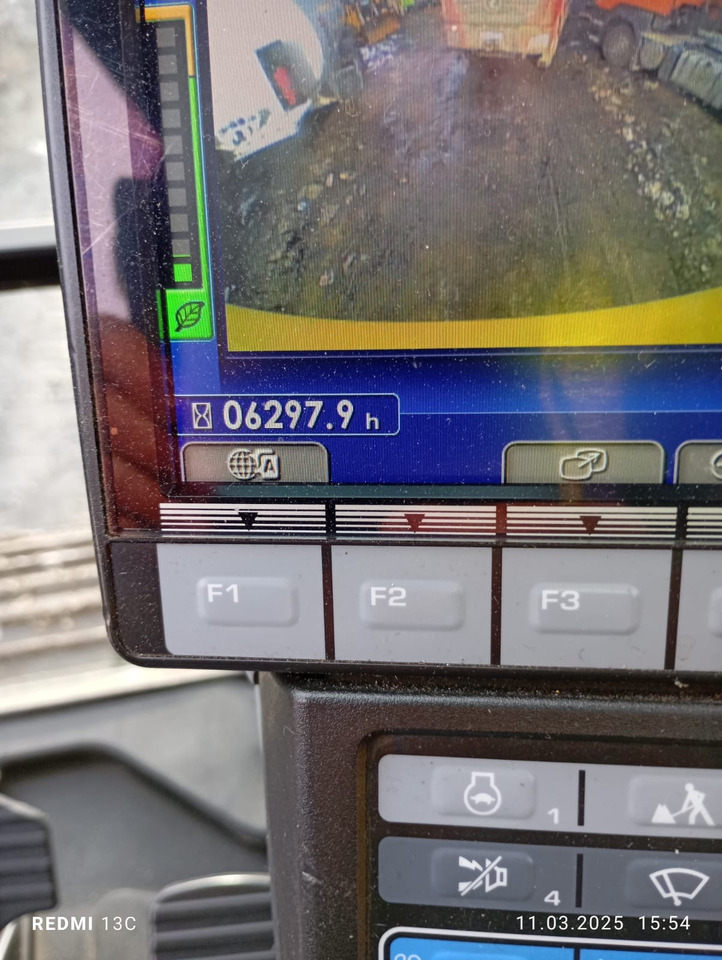 KOMATSU PC210-10M0 - Гусеничный экскаватор: фото 3 KOMATSU PC210-10M0 - Гусеничный экскаватор: фото 3