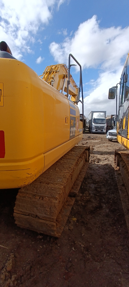 KOMATSU PC210-10M0 - Гусеничный экскаватор: фото 5 KOMATSU PC210-10M0 - Гусеничный экскаватор: фото 5