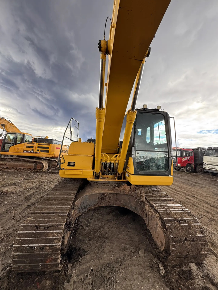 KOMATSU PC210-10M0 - Гусеничный экскаватор: фото 2 KOMATSU PC210-10M0 - Гусеничный экскаватор: фото 2
