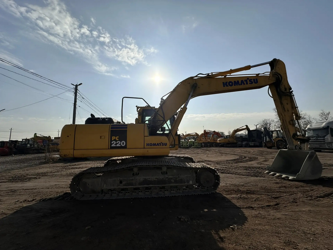 KOMATSU PC220LC-8M0 - Гусеничный экскаватор: фото 5 KOMATSU PC220LC-8M0 - Гусеничный экскаватор: фото 5