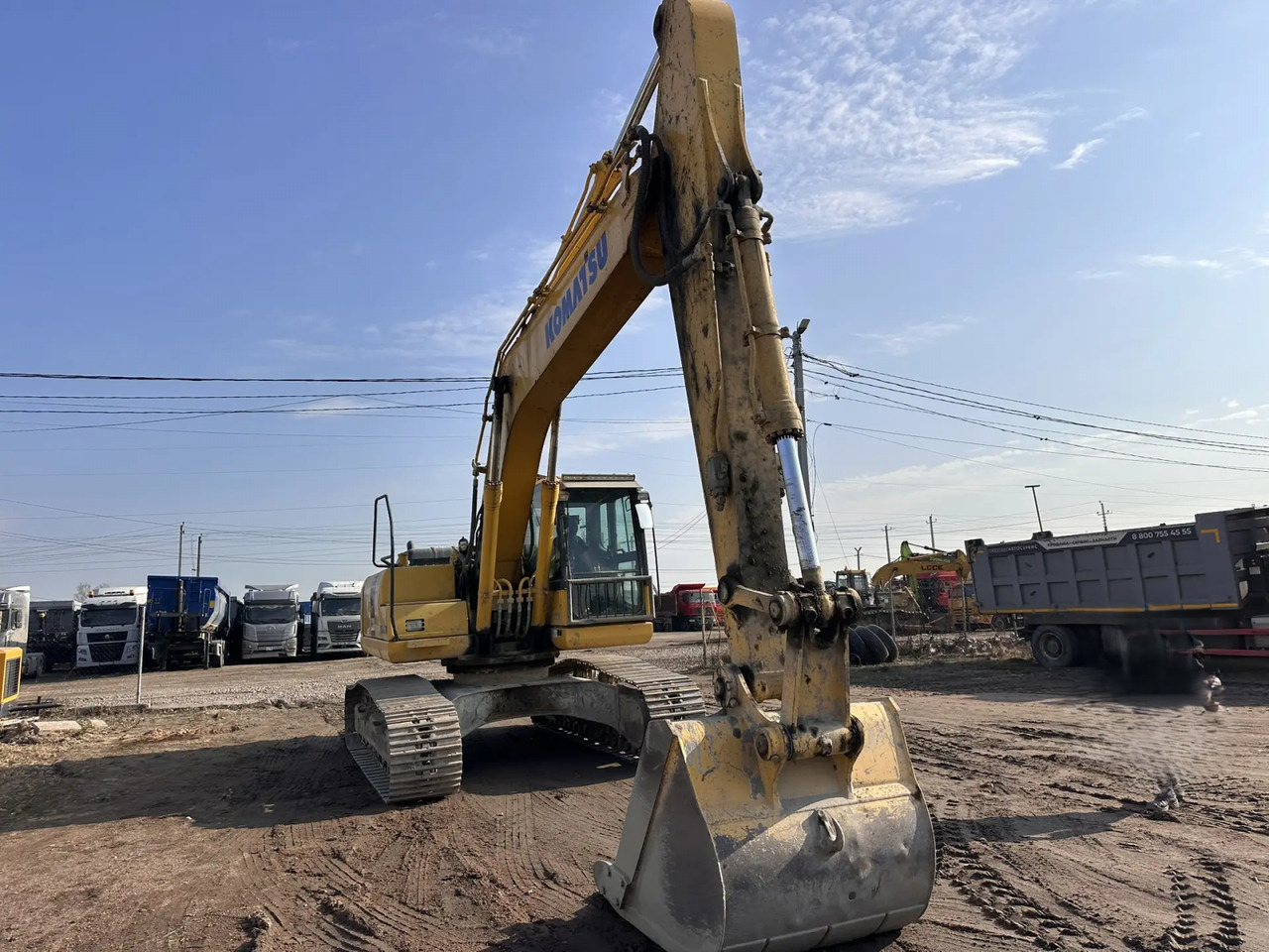 KOMATSU PC220LC-8M0 - Гусеничный экскаватор: фото 3 KOMATSU PC220LC-8M0 - Гусеничный экскаватор: фото 3