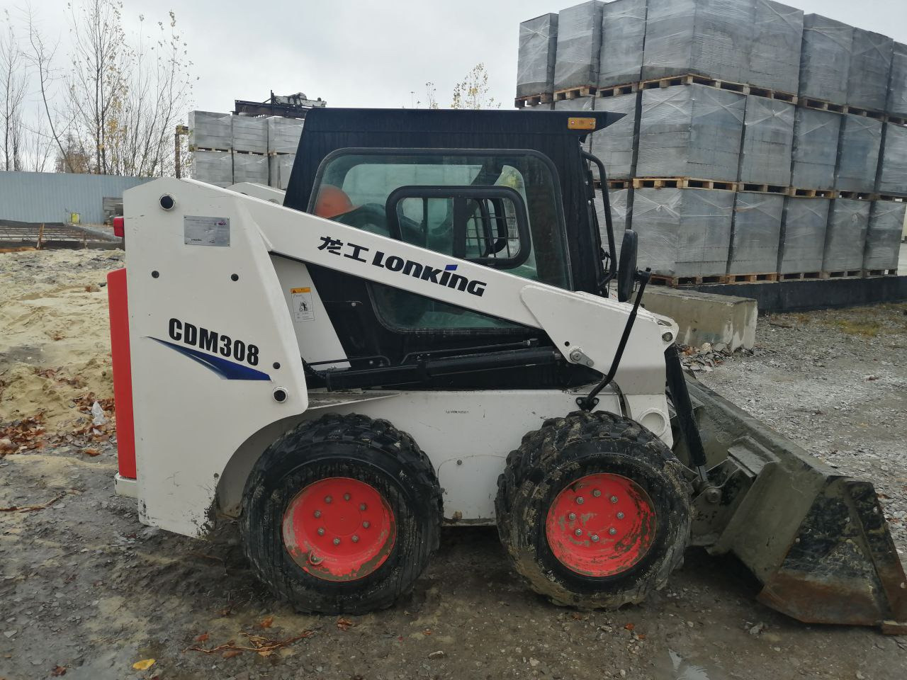 Lonking CDM308 - Мини-погрузчик (с бортовым поворотом): фото 2 Lonking CDM308 - Мини-погрузчик (с бортовым поворотом): фото 2