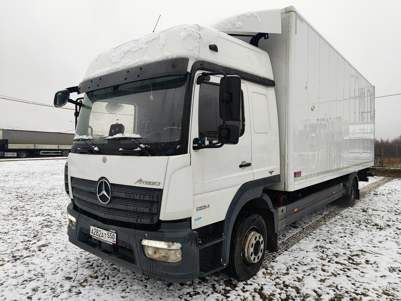 Mercedes-Benz 1224 - Грузовик с закрытым кузовом: фото 3 Mercedes-Benz 1224 - Грузовик с закрытым кузовом: фото 3