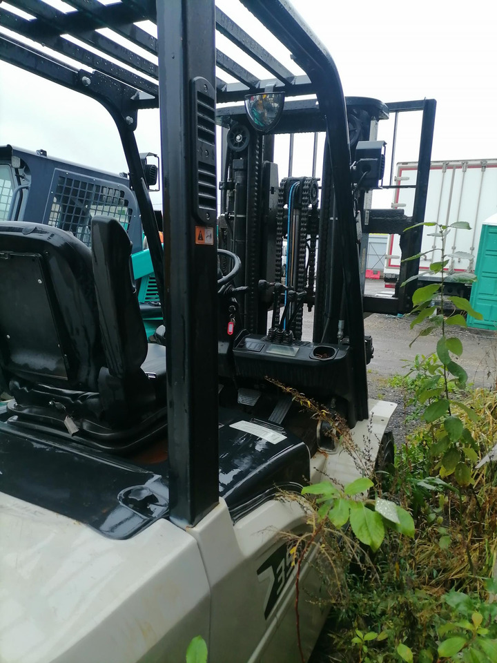 Дизельный погрузчик TFN CPCD35-XRW55F: фото 8 Дизельный погрузчик TFN CPCD35-XRW55F: фото 8