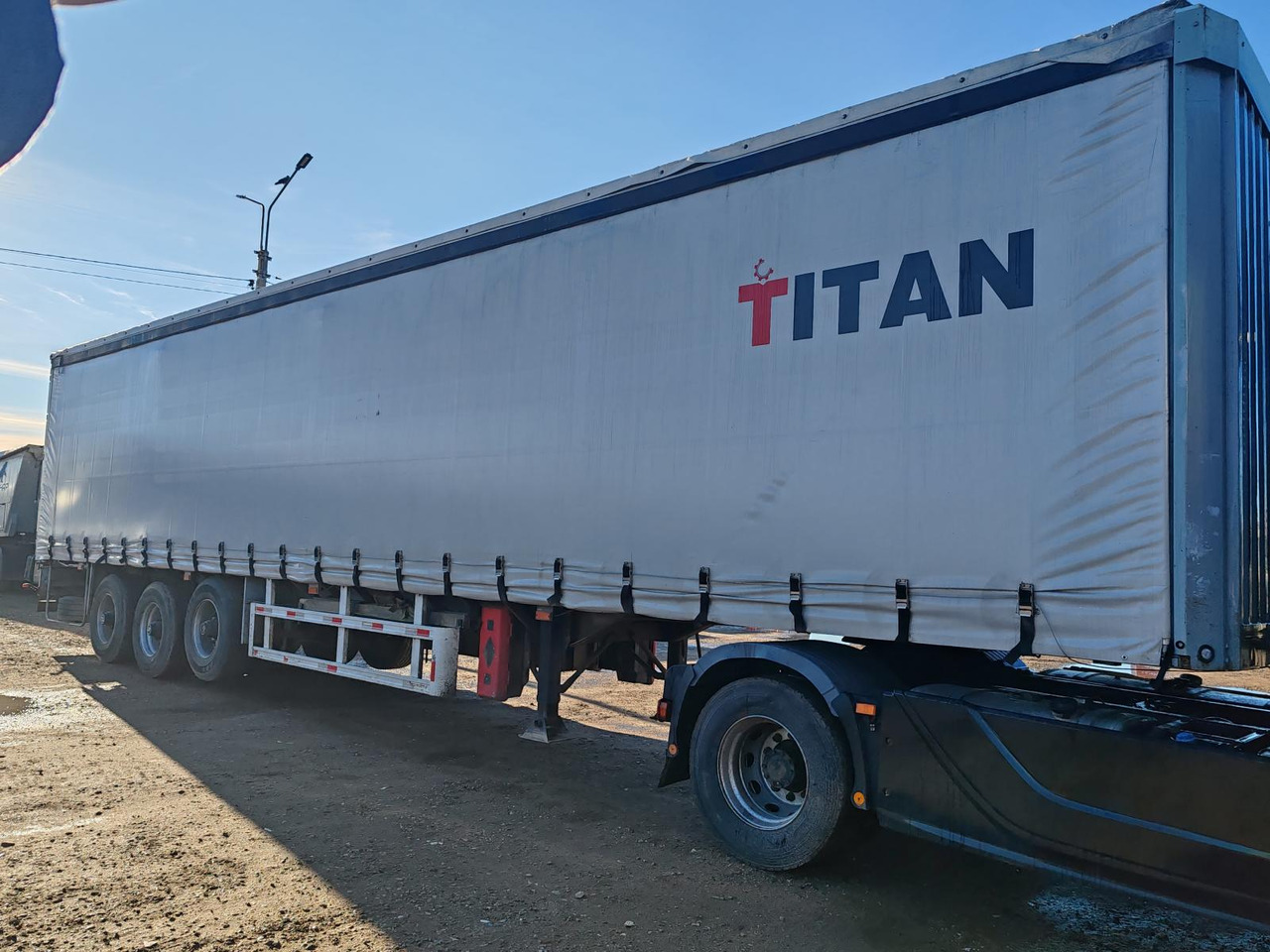 TITAN LC9411XXY - Тентованный полуприцеп: фото 2 TITAN LC9411XXY - Тентованный полуприцеп: фото 2