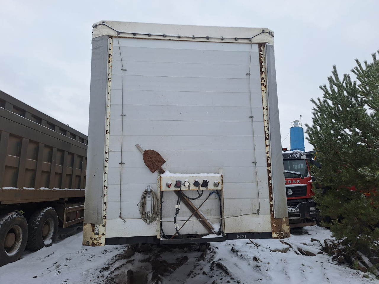 Туймазинский завод автобетоновозов 588516 - Тентованный полуприцеп: фото 1 Туймазинский завод автобетоновозов 588516 - Тентованный полуприцеп: фото 1