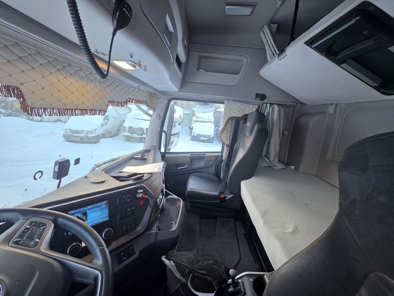 DongFeng DFH4180 - Тягач: фото 4 DongFeng DFH4180 - Тягач: фото 4