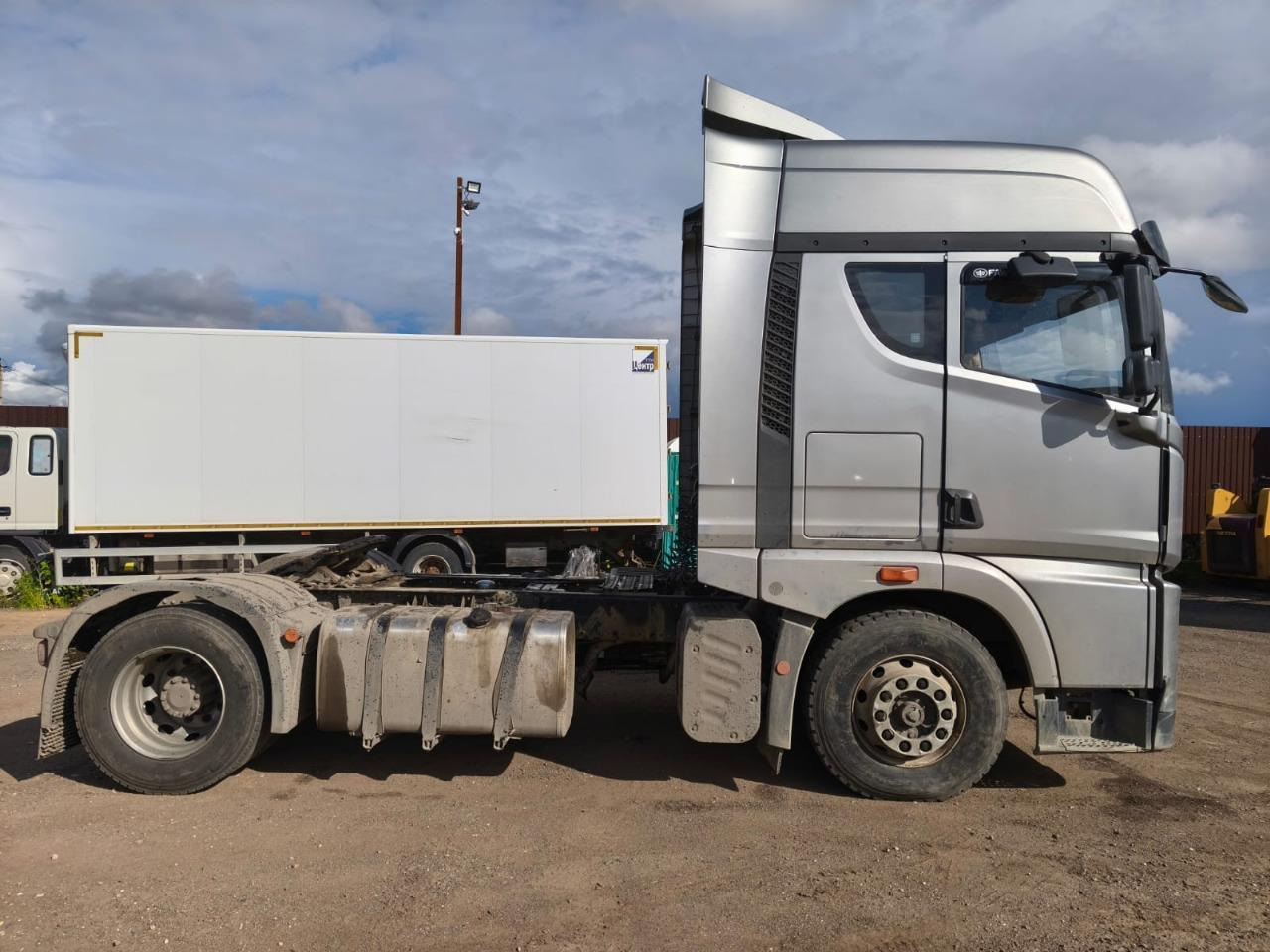 FAW CA4180P25K15E5A80 - Тягач: фото 3 FAW CA4180P25K15E5A80 - Тягач: фото 3