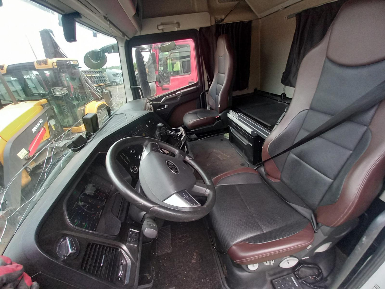 FAW CA4180P77K25E5 - Тягач: фото 5 FAW CA4180P77K25E5 - Тягач: фото 5