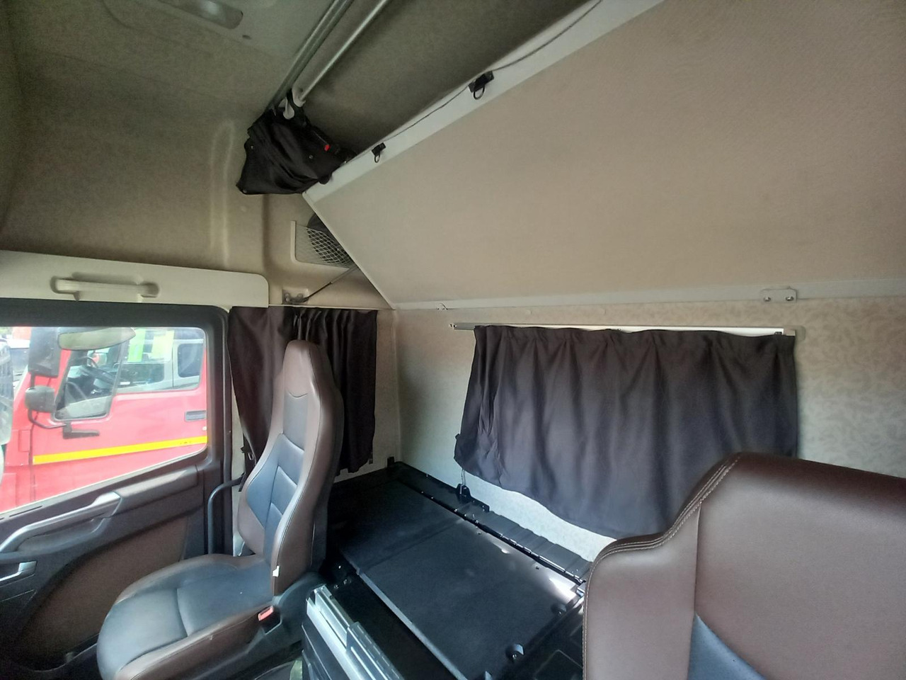 FAW CA4180P77K25E5 - Тягач: фото 4 FAW CA4180P77K25E5 - Тягач: фото 4