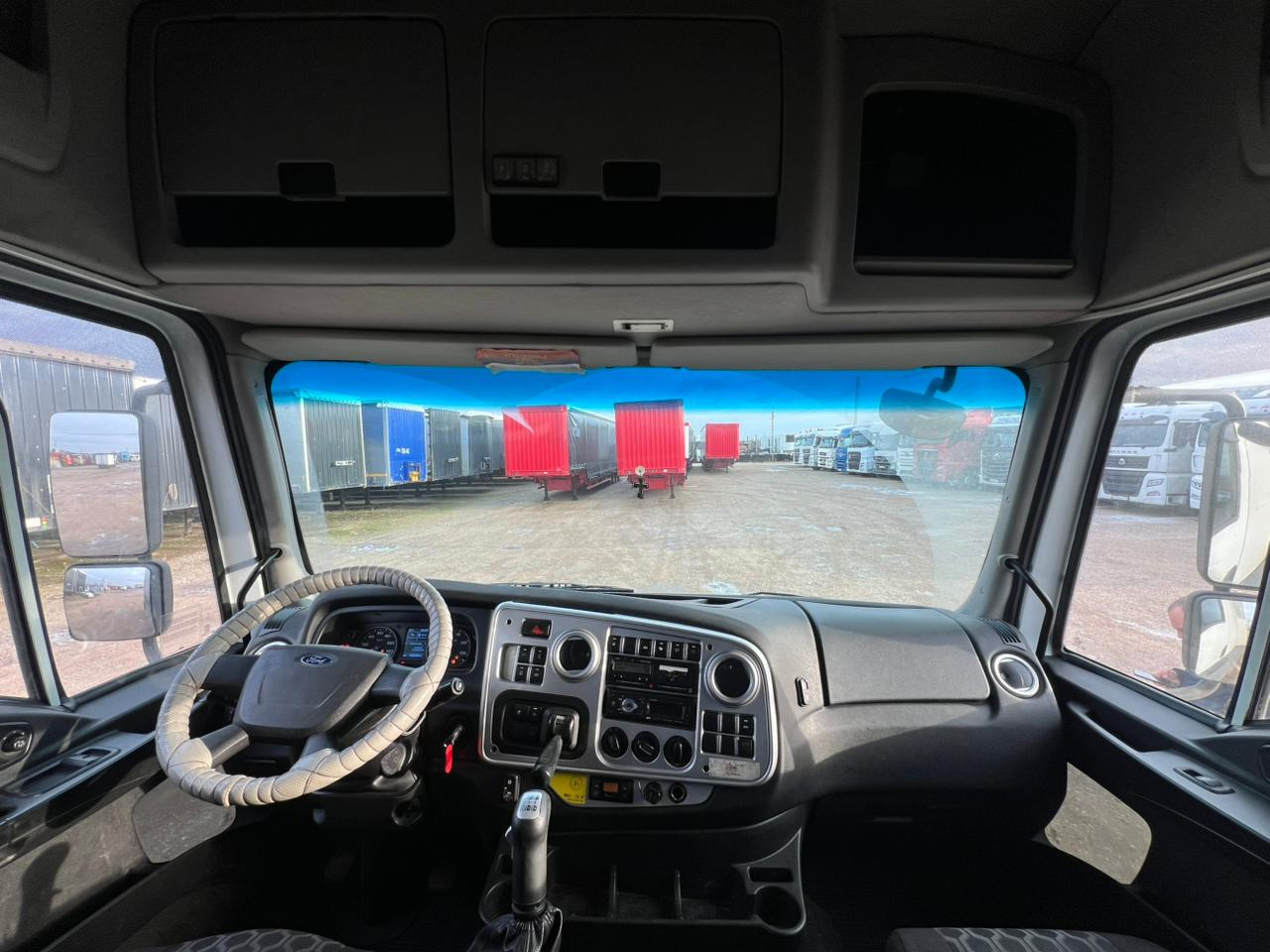 Тягач Ford Cargo: фото 8 Тягач Ford Cargo: фото 8