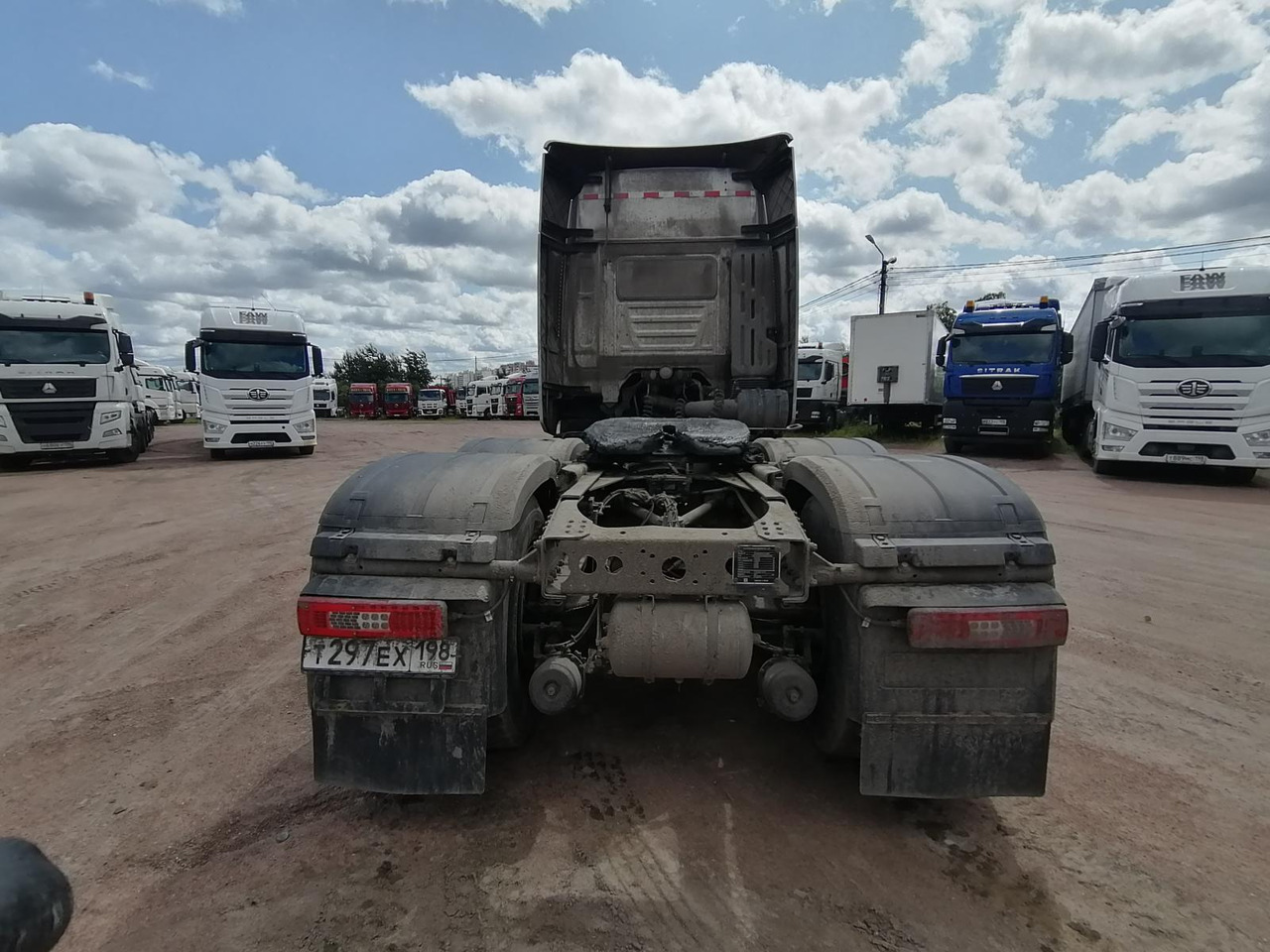Тягач HONGYAN CQ4257EV11334: фото 8 Тягач HONGYAN CQ4257EV11334: фото 8