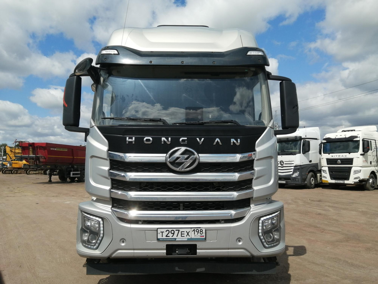 HONGYAN CQ4257EV11334 - Тягач: фото 1 HONGYAN CQ4257EV11334 - Тягач: фото 1