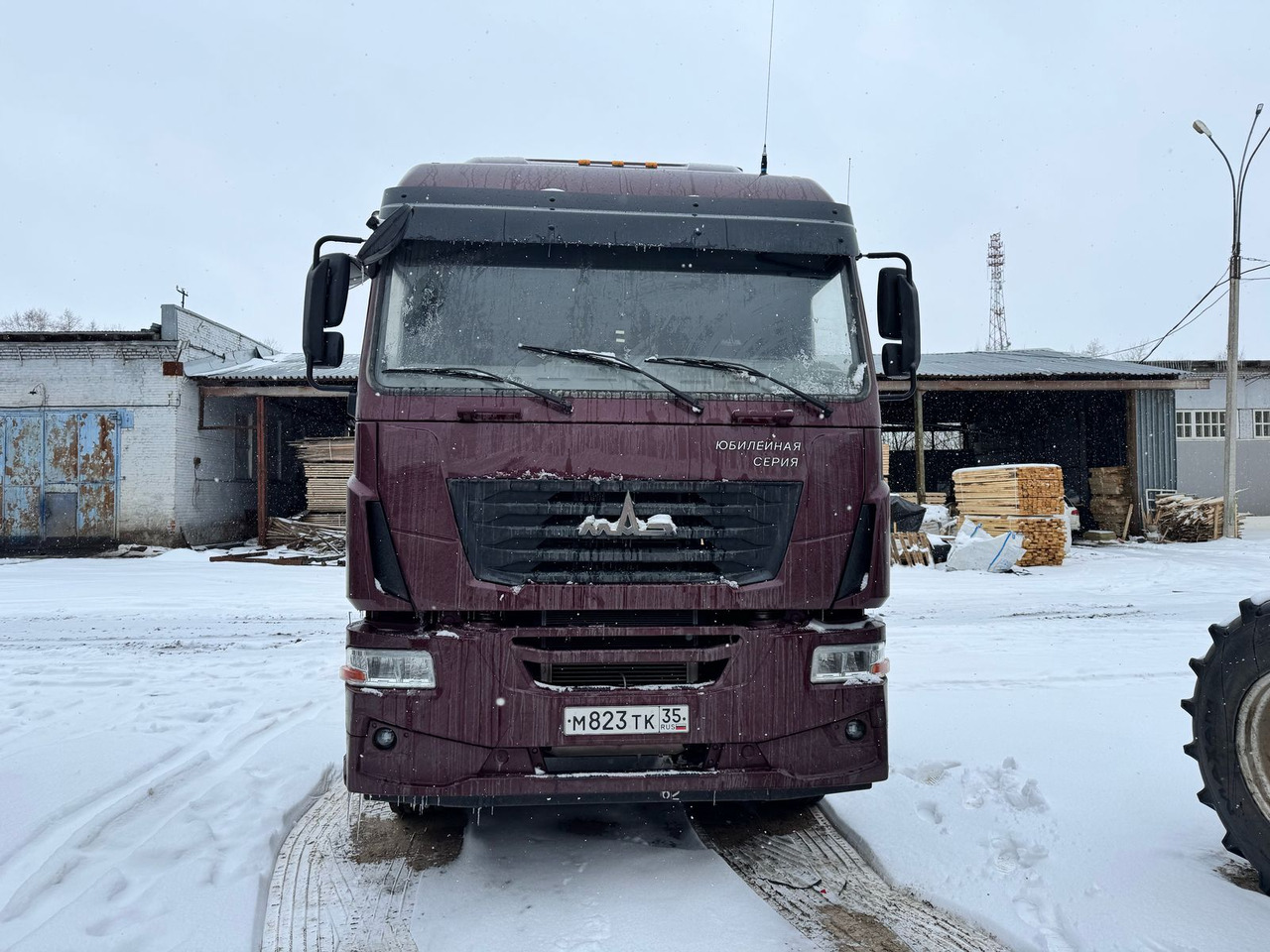 МАЗ 54402L-531-031 - Тягач: фото 1 МАЗ 54402L-531-031 - Тягач: фото 1