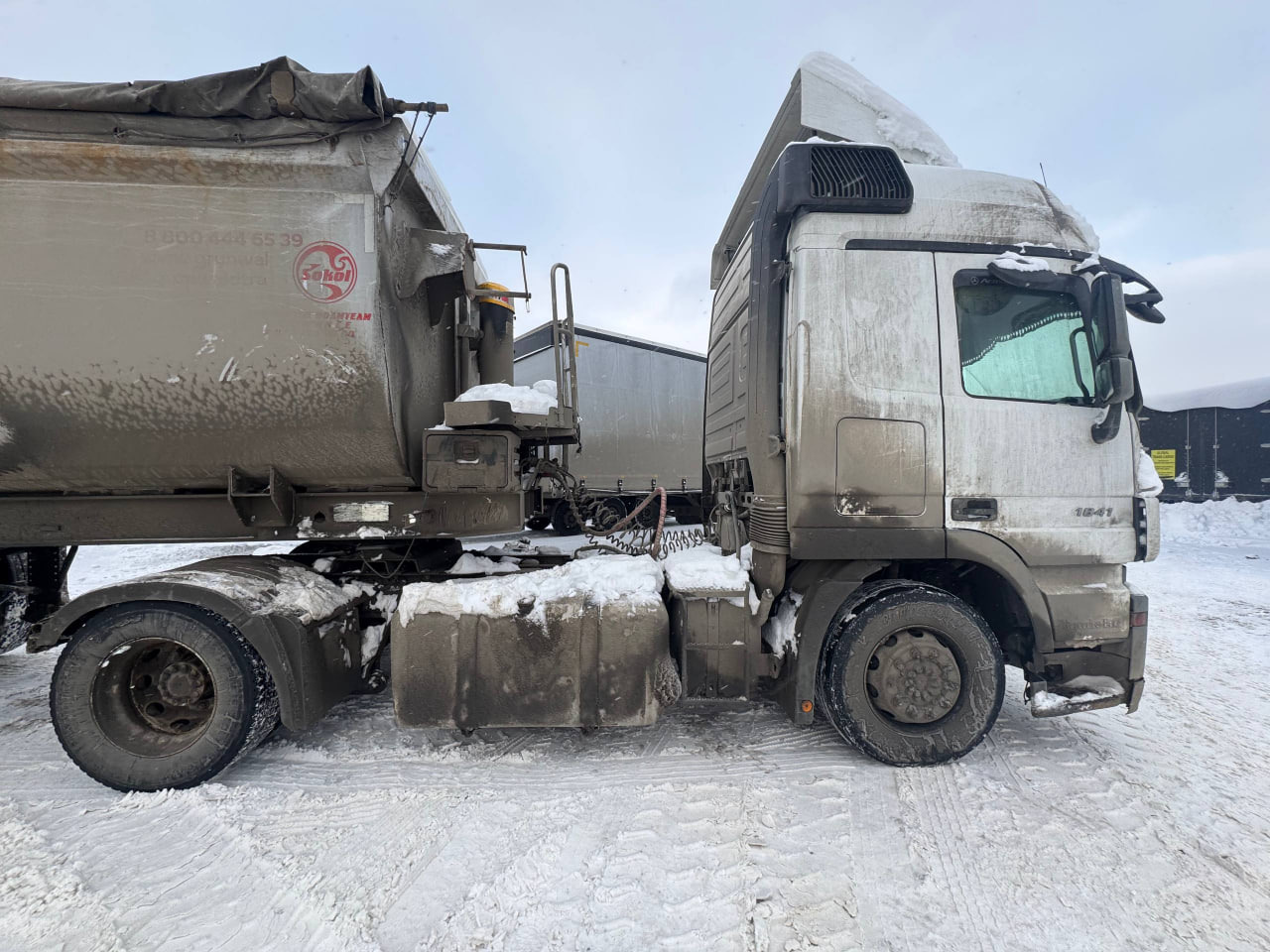 Mercedes-Benz 1841 LS - Тягач: фото 3 Mercedes-Benz 1841 LS - Тягач: фото 3