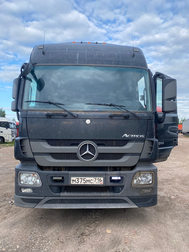 Mercedes-Benz 1844 LS - Тягач: фото 1 Mercedes-Benz 1844 LS - Тягач: фото 1