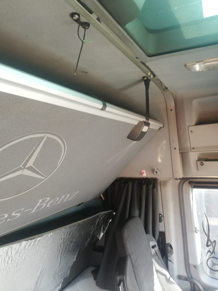 Mercedes-Benz 1844 LS - Тягач: фото 4 Mercedes-Benz 1844 LS - Тягач: фото 4
