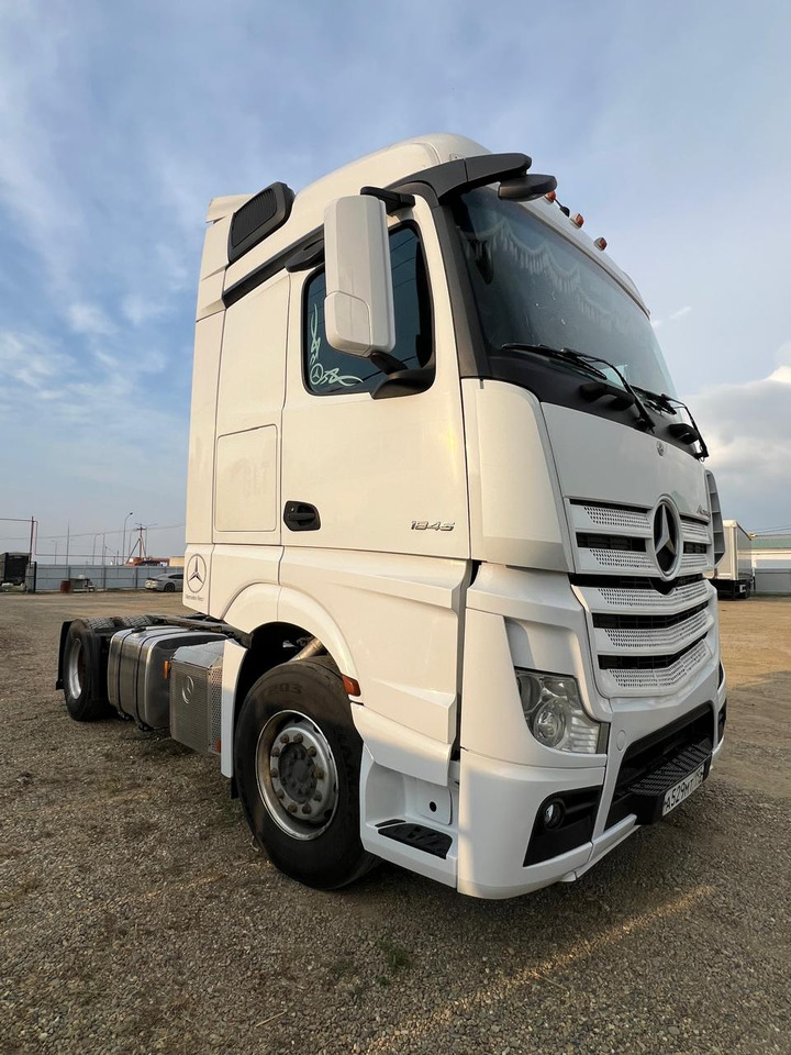 Mercedes-Benz 1845 LS - Тягач: фото 3 Mercedes-Benz 1845 LS - Тягач: фото 3
