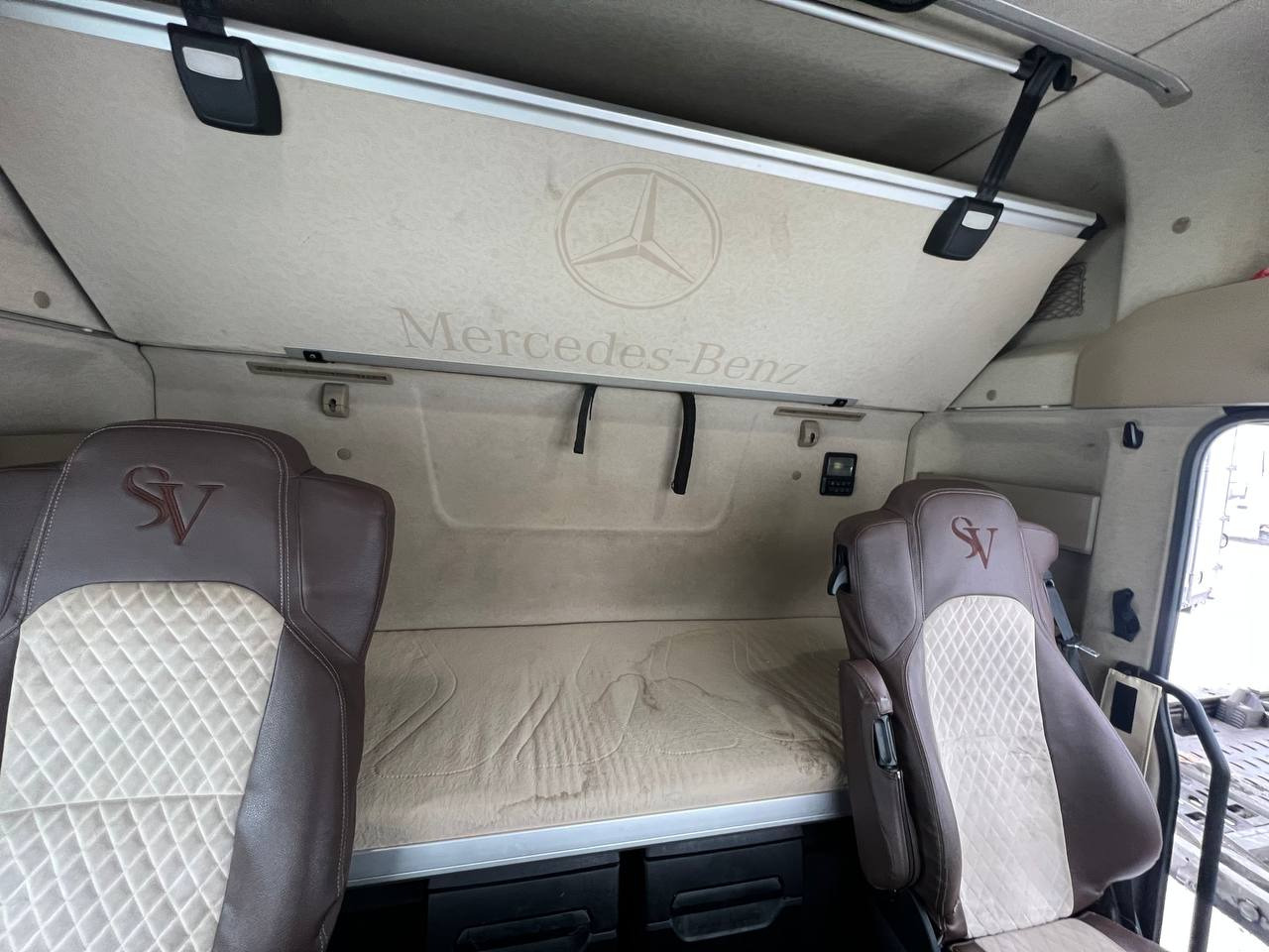 Тягач Mercedes-Benz 1851 LS: фото 7 Тягач Mercedes-Benz 1851 LS: фото 7