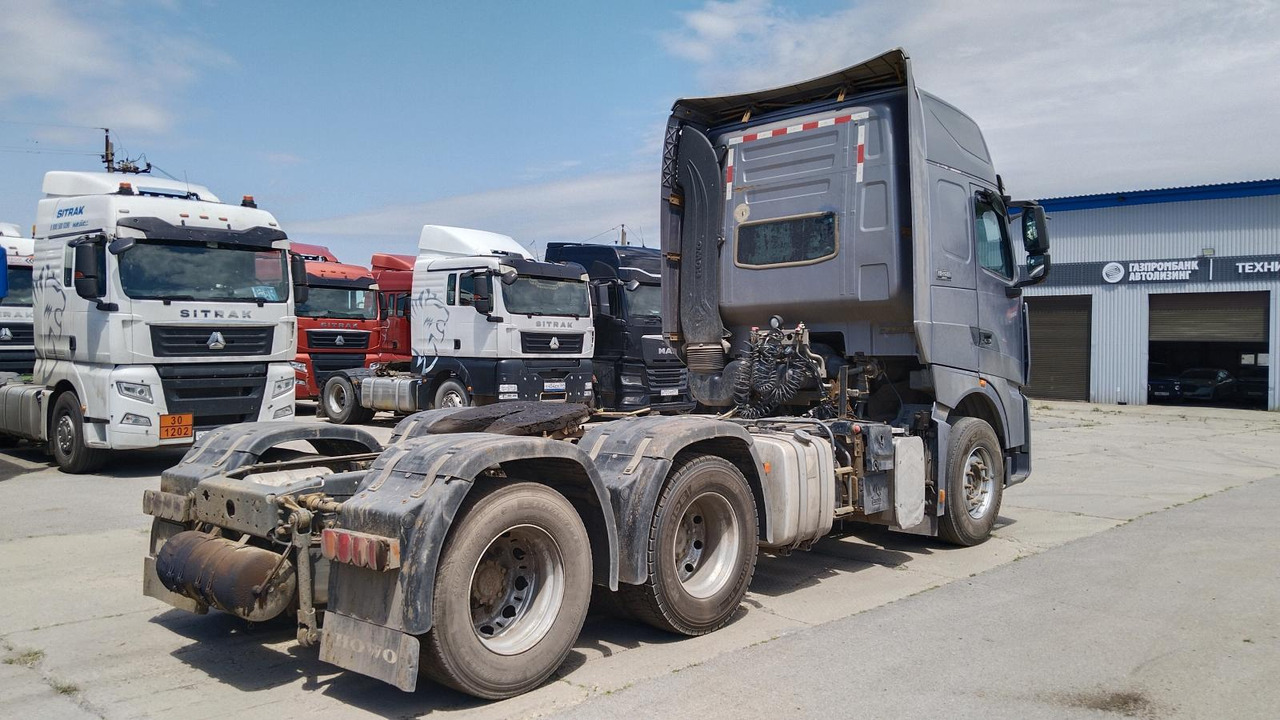 Тягач SINOTRUK ZZ4257V324HF1B: фото 6 Тягач SINOTRUK ZZ4257V324HF1B: фото 6