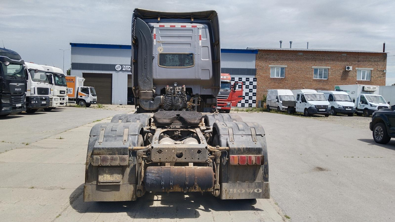 Тягач SINOTRUK ZZ4257V324HF1B: фото 8 Тягач SINOTRUK ZZ4257V324HF1B: фото 8