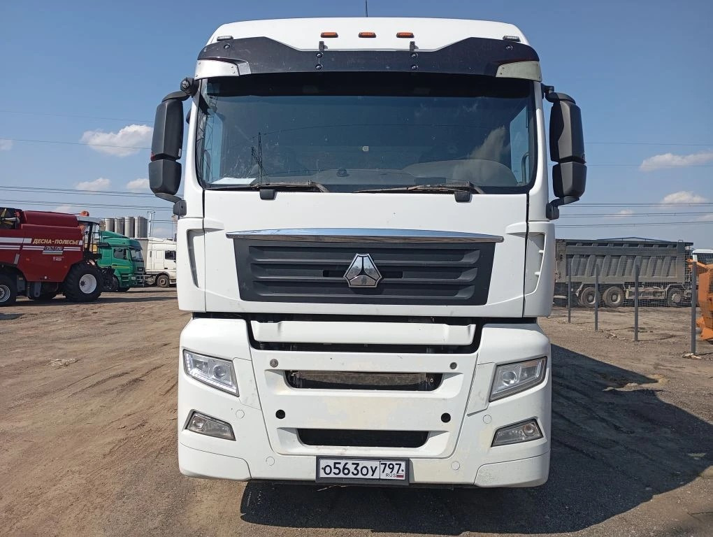 SITRAK ZZ4186V361HE - Тягач: фото 1 SITRAK ZZ4186V361HE - Тягач: фото 1